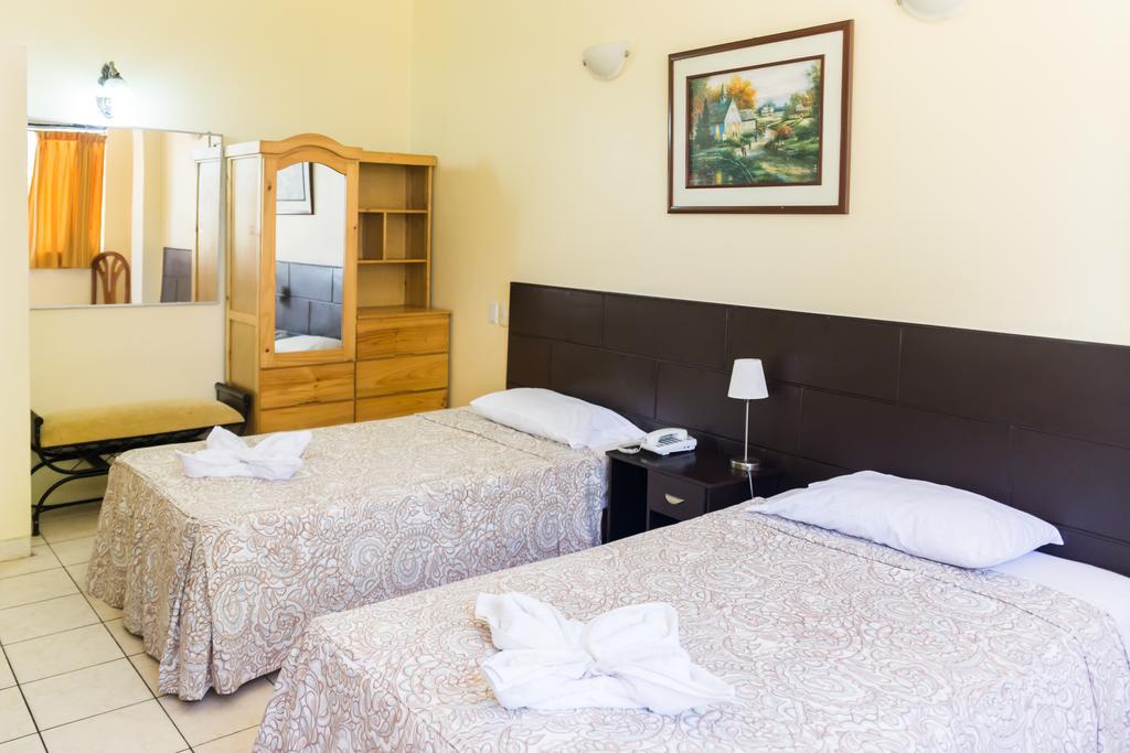 איקיטוס Hotel & Suites La Posada De Lobo מראה חיצוני תמונה